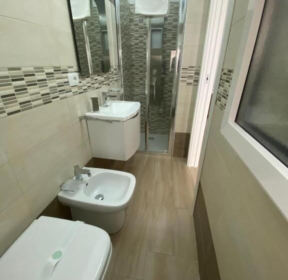 エコノミールーム, In Centros Vicino Cefalu Selfchekin