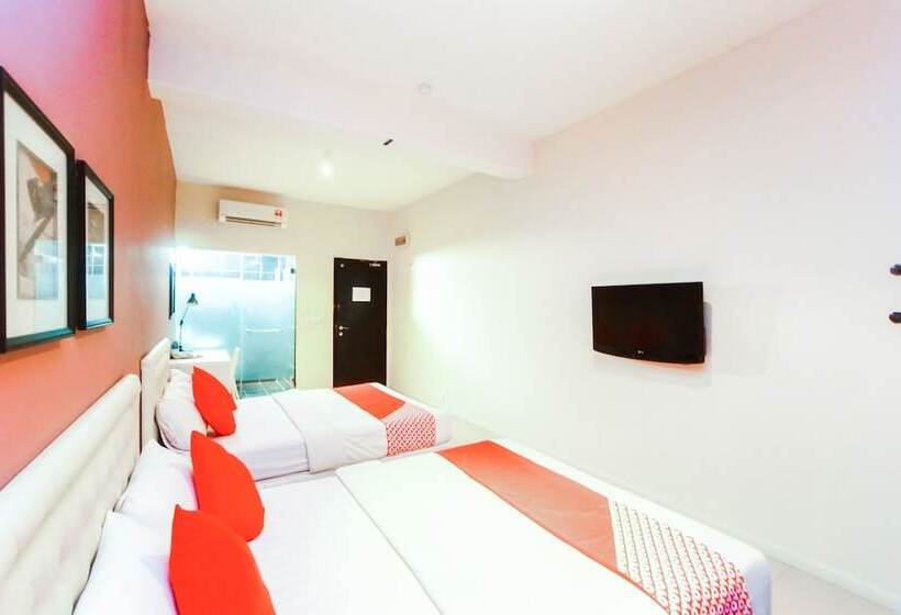 סוויטה משפחתית, Oyo 777 Epal