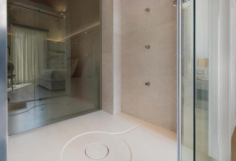 جناح جونيور مزوَّد بشرفة, Acquaviva Suites