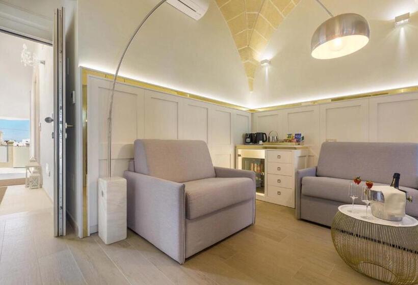 Полулюкс с Балконом, Acquaviva Suites