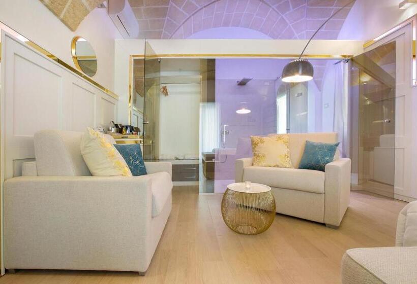 Полулюкс с Балконом, Acquaviva Suites