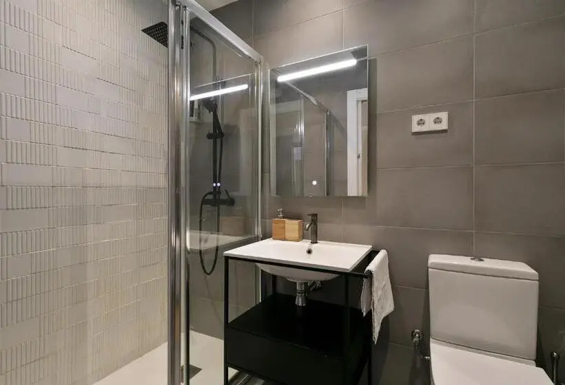 اتاق استاندارد با تراس, Arte Suites By Olala Homes