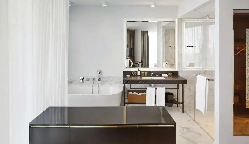 اتاق لوکس با تخت بزرگ, Andaz Vienna Am Belvedere, By Hyatt