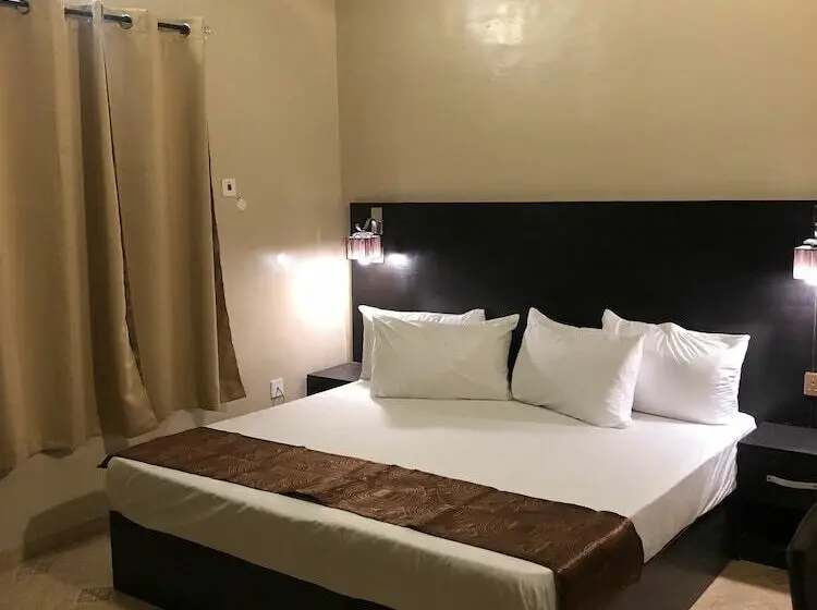 اتاق لوکس, Posh Apartments Business