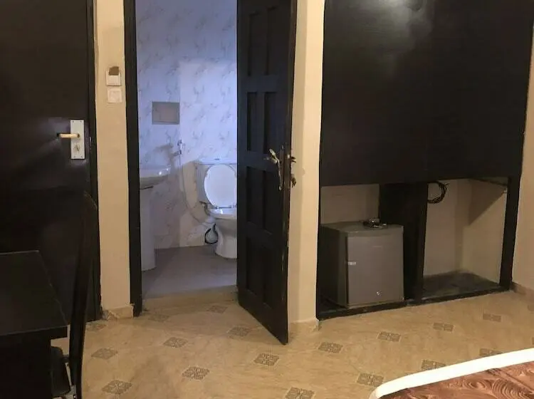 اتاق لوکس, Posh Apartments Business