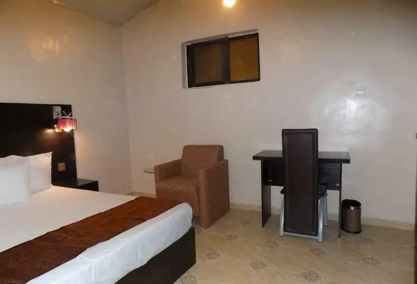 اتاق لوکس با تخت بزرگ, Posh Apartments Business