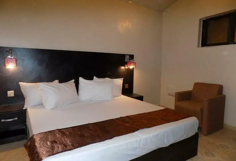 اتاق لوکس با تخت بزرگ, Posh Apartments Business