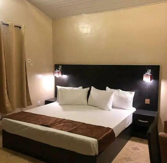 اتاق لوکس با تخت بزرگ, Posh Apartments Business