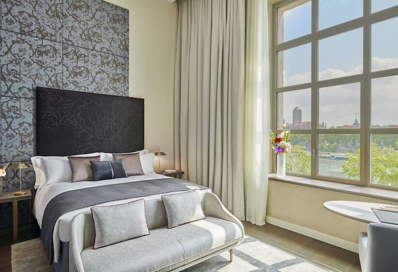 غرفة كلوب, Intercontinental Lyon   Hotel Dieu, An Ihg