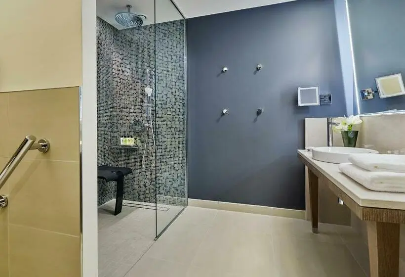 身障者適用キングサイズベッドルーム, Intercontinental Lyon Hotel Dieu, An Ihg