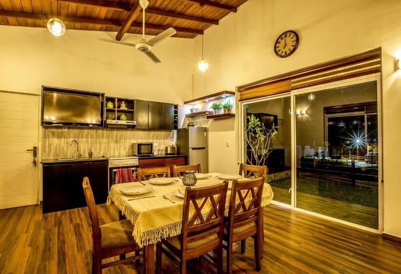 Номер Стандарт Трехместный, Temple Pond Villa Colombo