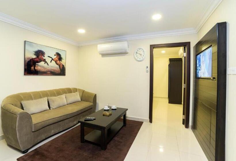 Deluxe Studio, Eastren Front