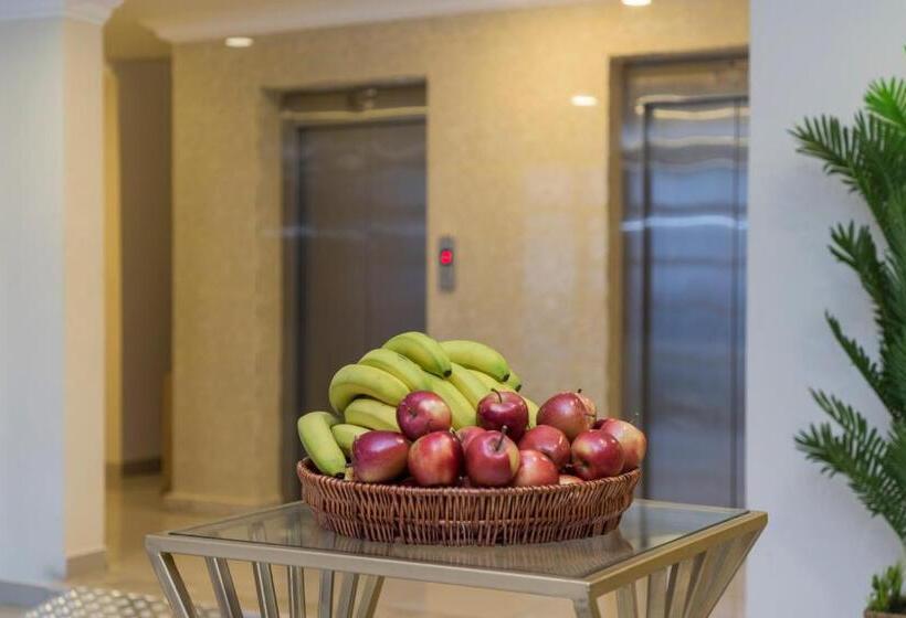 Deluxe Studio, Eastren Front