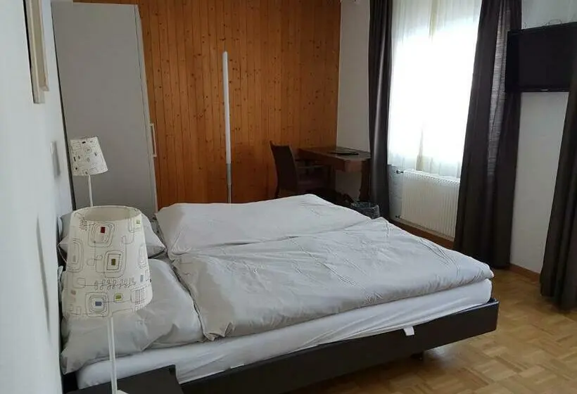 スタンダードルーム, Auberge De La Couronne
