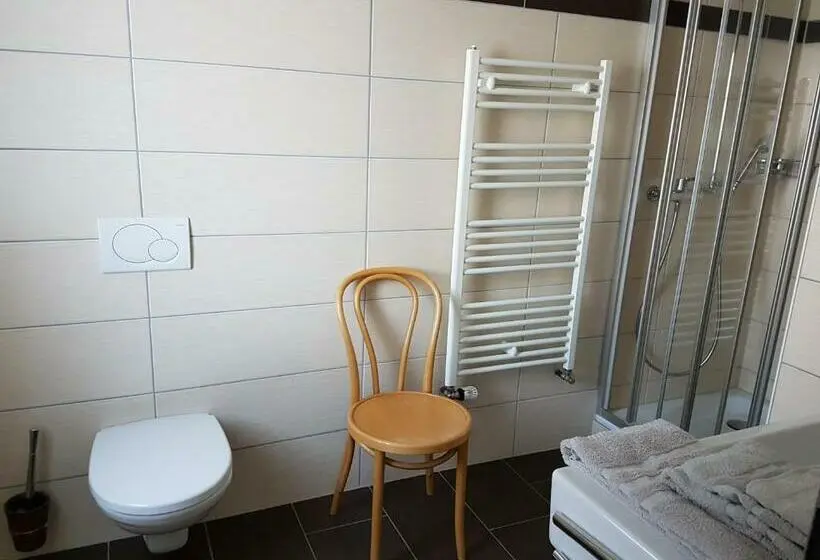 スタンダードルーム, Auberge De La Couronne