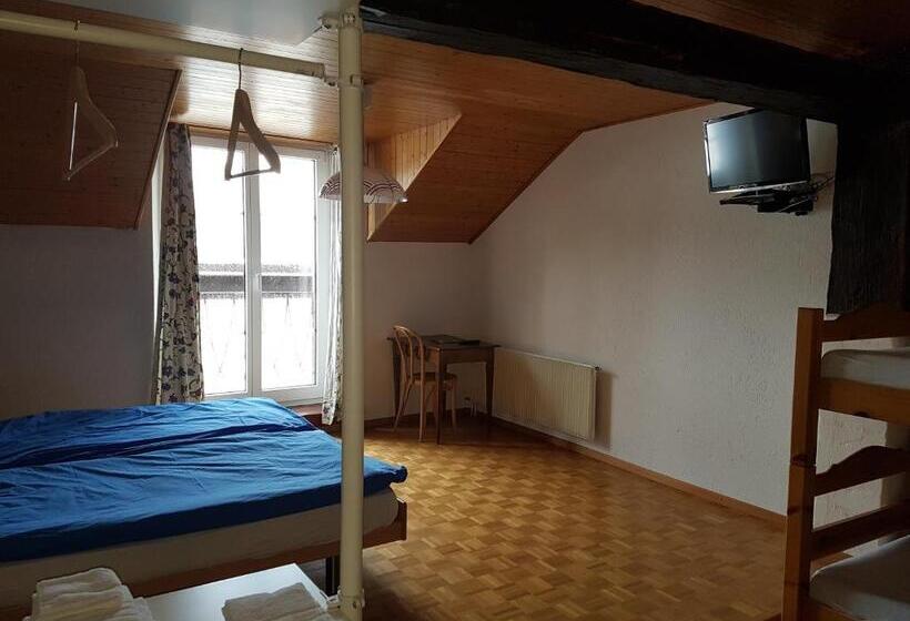 Номер Стандарт Четырехместный Совместный Санузел, Auberge De La Couronne