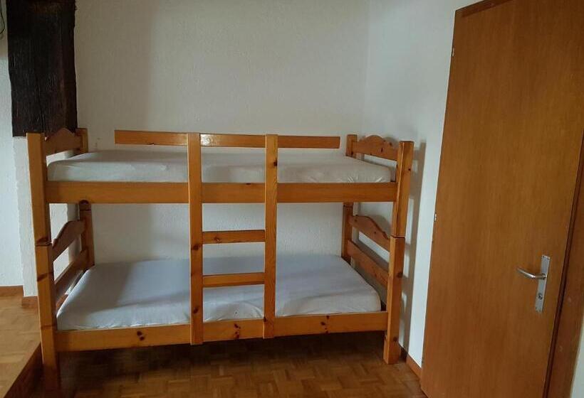 غرفة قياسية رباعية حمام مشترك, Auberge De La Couronne