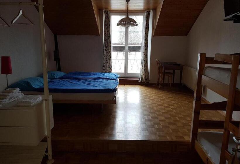 غرفة قياسية رباعية حمام مشترك, Auberge De La Couronne