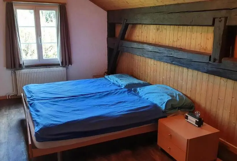 バス共有のスタンダードルーム, Auberge De La Couronne
