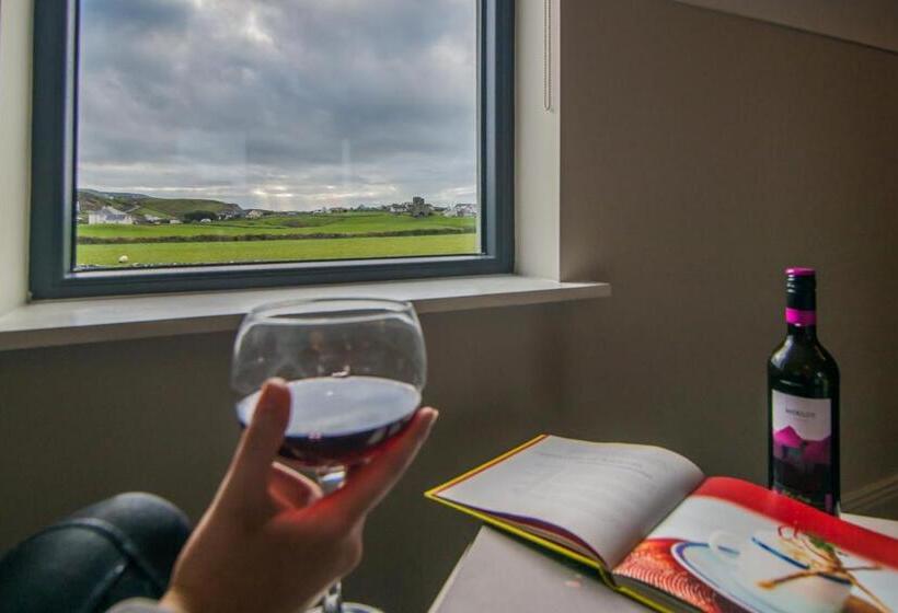 غرفة ديلوكس, Sheedy's Doolin