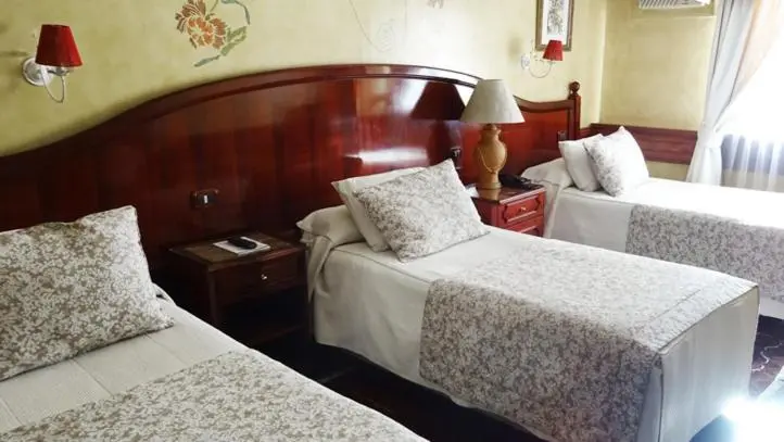 Standard Triple Room, Ciudad De Vitoria