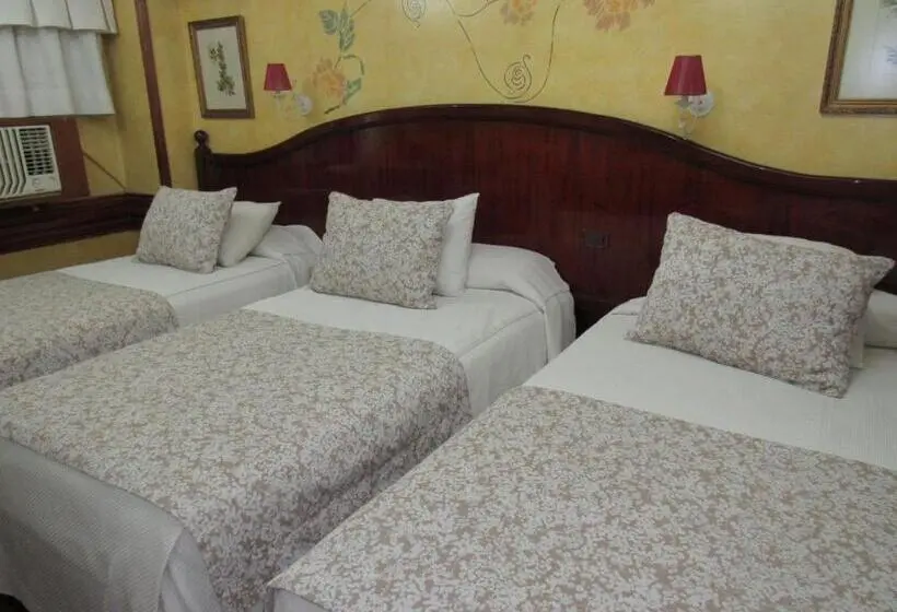 Standard Triple Room, Ciudad De Vitoria