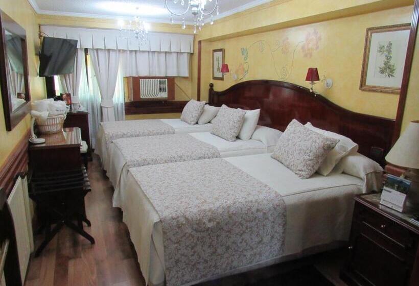 Standard Triple Room, Ciudad De Vitoria