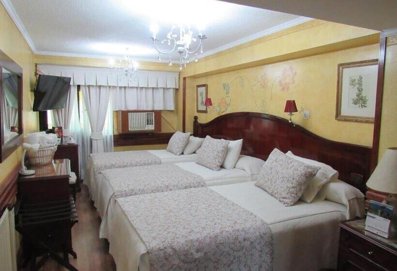 Standard Triple Room, Ciudad De Vitoria