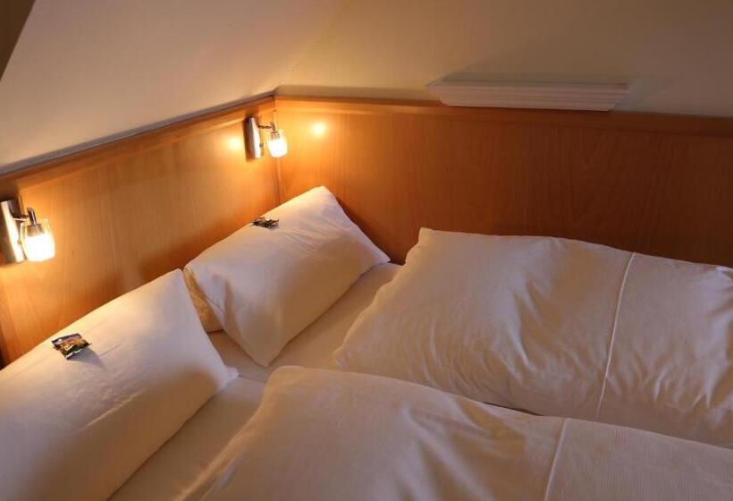 标准间带阳台, Gästehaus Kirschgarten