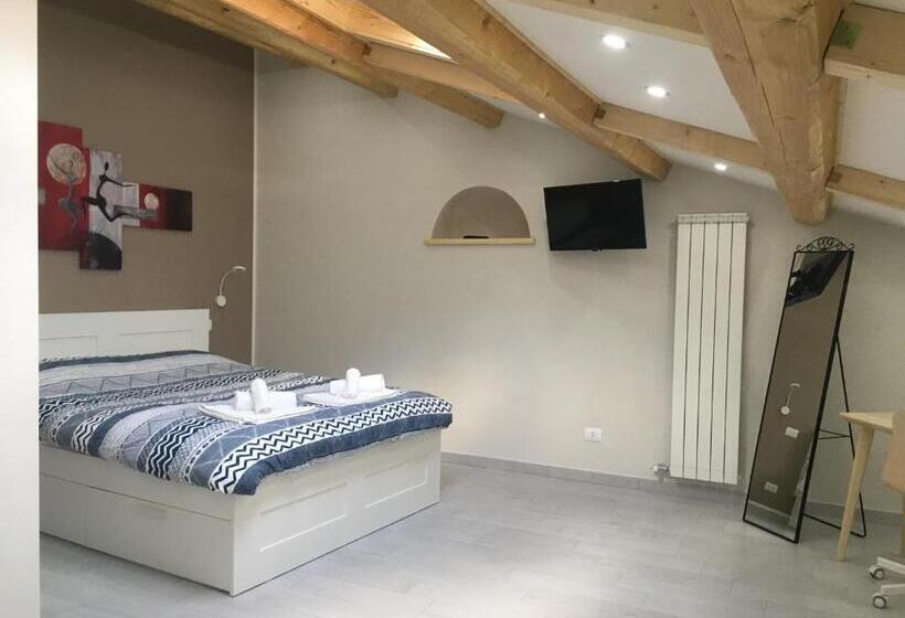 اتاق لوکس, Sagittabondo