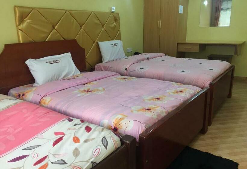اتاق سوپریور سه تخته, Vienna Woods Hotel Nakuru