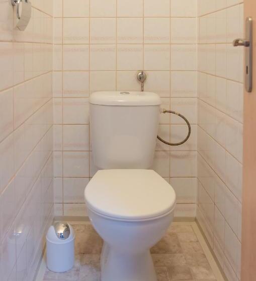 Standard Kolmen Hengen Huone, Penzion Hády