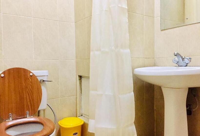 اتاق استاندارد یک نفره, Vienna Woods Hotel Nakuru