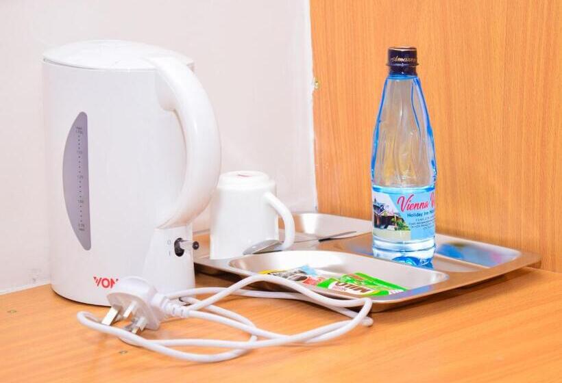 اتاق سوپریور با چشم‌انداز باغ, Vienna Woods Hotel Nakuru