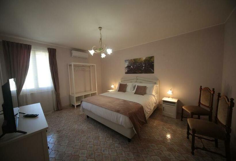 חדר דלוקס, Relais Del Borgo