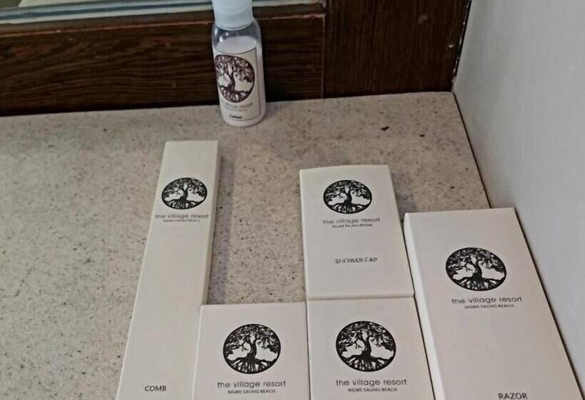 اتاق لوکس با چشم‌انداز دریا, The Village Resort