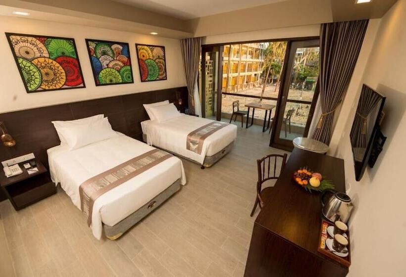 اتاق لوکس با چشم‌انداز دریا, The Village Resort