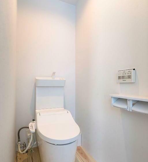 מיטה בחדר משותף, Manga Art Hotel, Tokyo