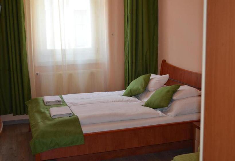 اتاق استاندارد, Holdfényszállás