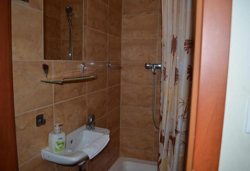 سوییت خانوادگی, Holdfényszállás