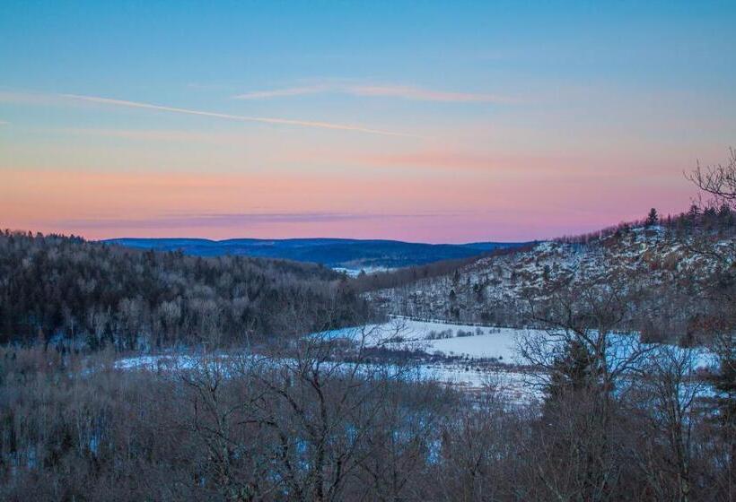 Номер Стандарт с Балконом, Le Bellevue Modern Lodge