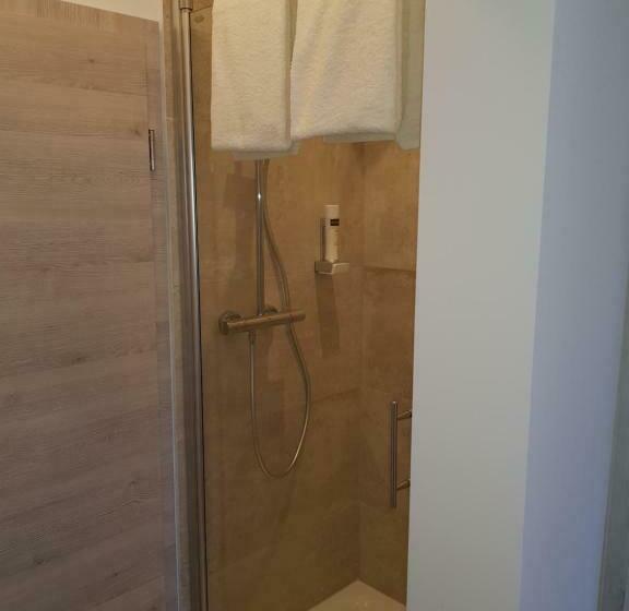 标准间, Oberwaldhaus