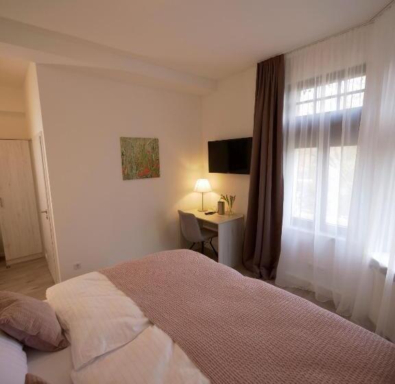 Quarto Estandar, Oberwaldhaus