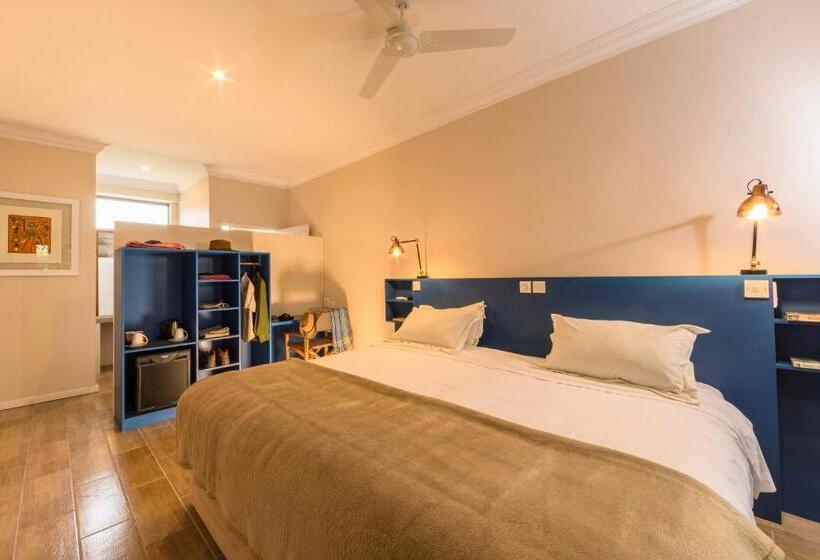 اتاق استاندارد با چشمانداز باغ, Sedia