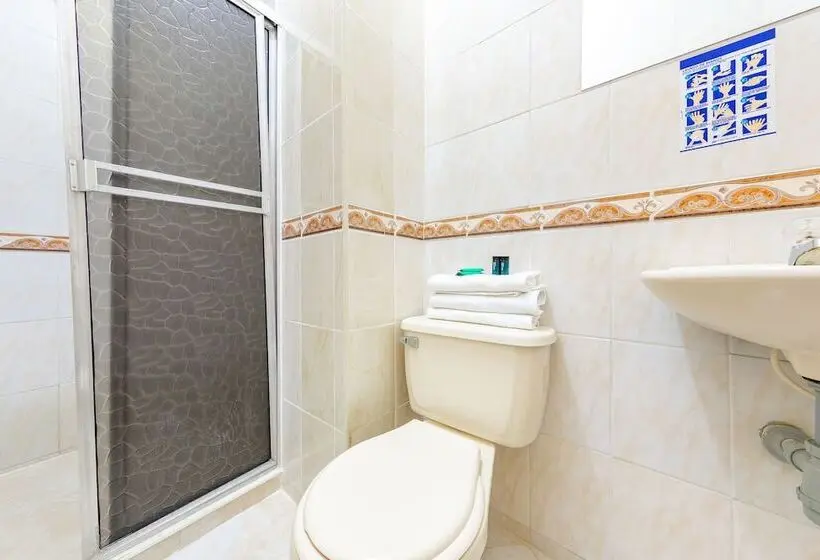 اتاق استاندارد سه نفره, Ayenda 1228 Balcones De La 70