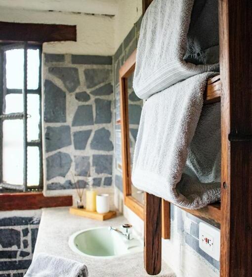 Quarto deluxe, Beyonda