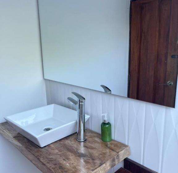 Quarto Familiar, Beyonda