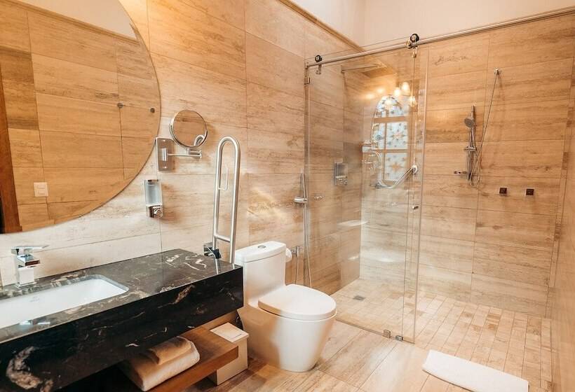 اتاق پرمیوم, Cruz Del Vado