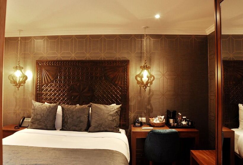 اتاق پرمیوم, Cruz Del Vado