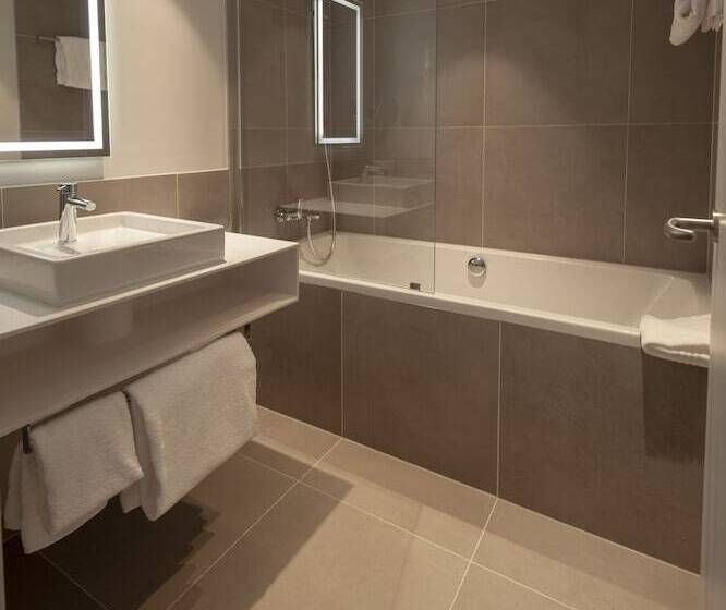 Номер Executive, Novotel Regensburg Zentrum